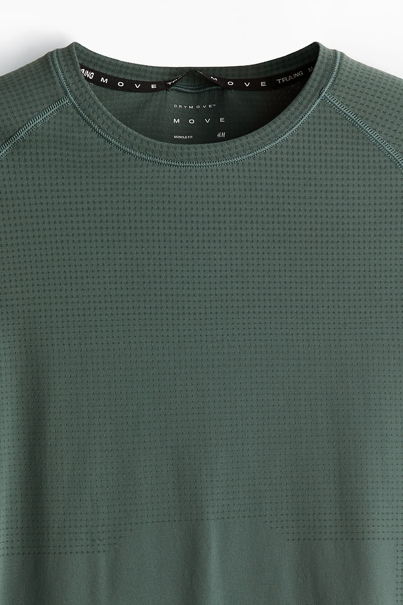 Muscle Fit Sports T-Shirt with DryMove™