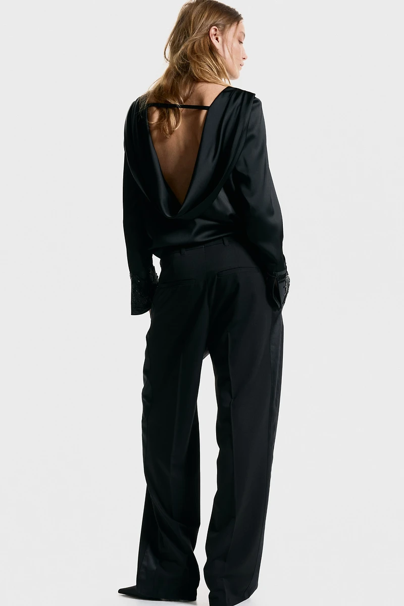 Blouse à dos bénitier avec perles de fantaisie