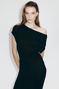 Robe asymétrique en laine mérinos