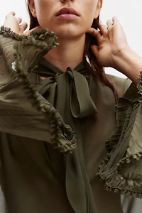 Blouse lavallière en mousseline