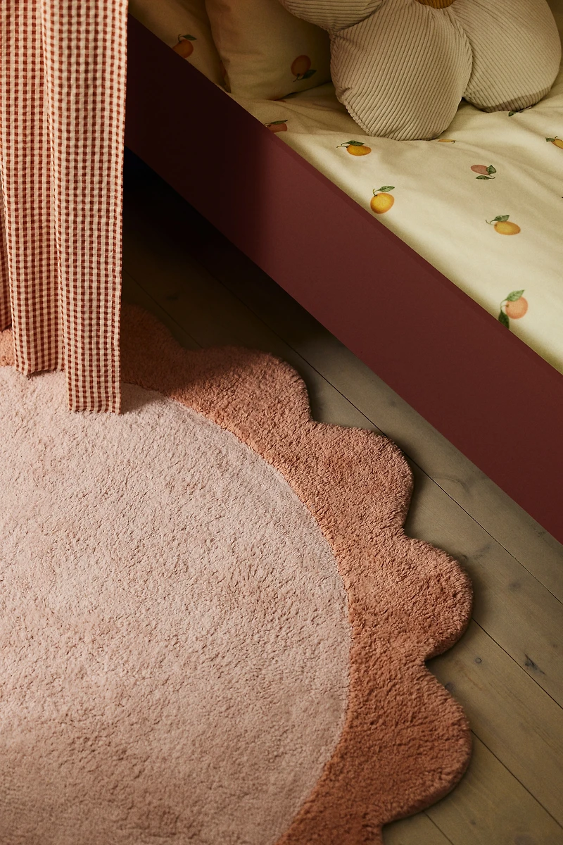 Flower-Shaped Cotton Rug