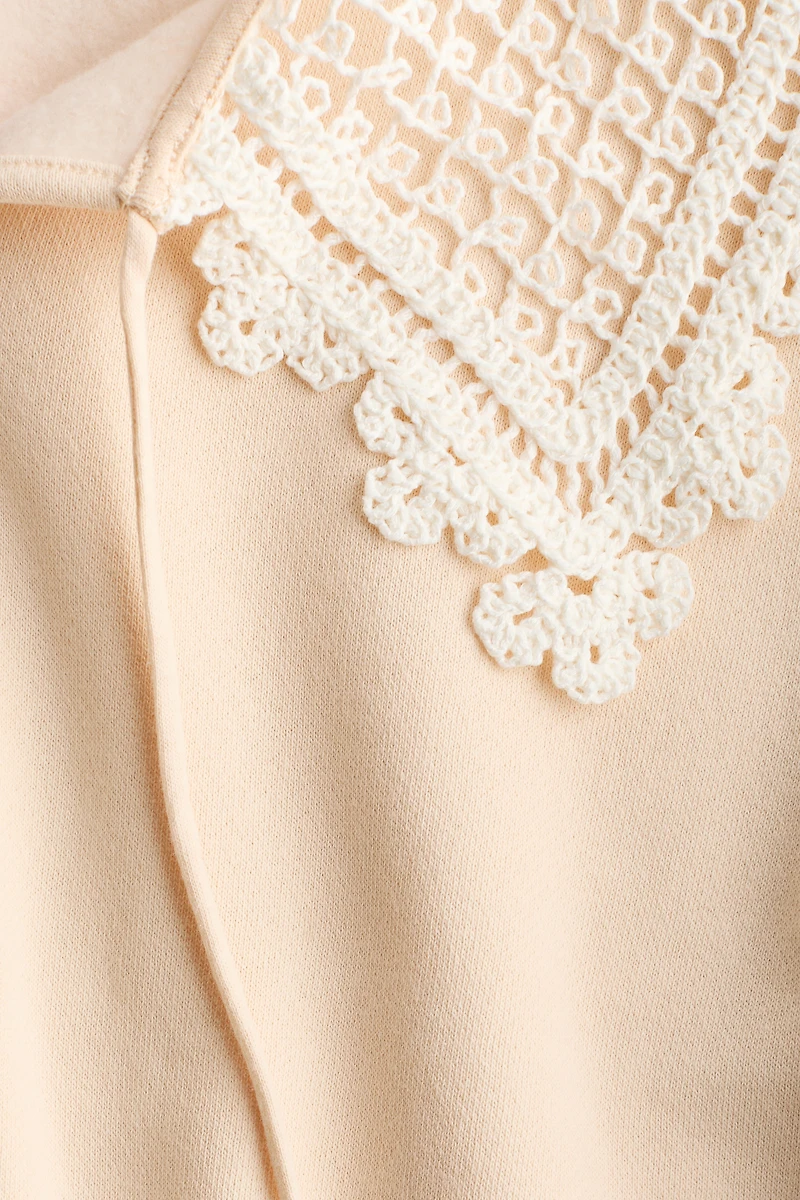 Sweatshirt with Collar