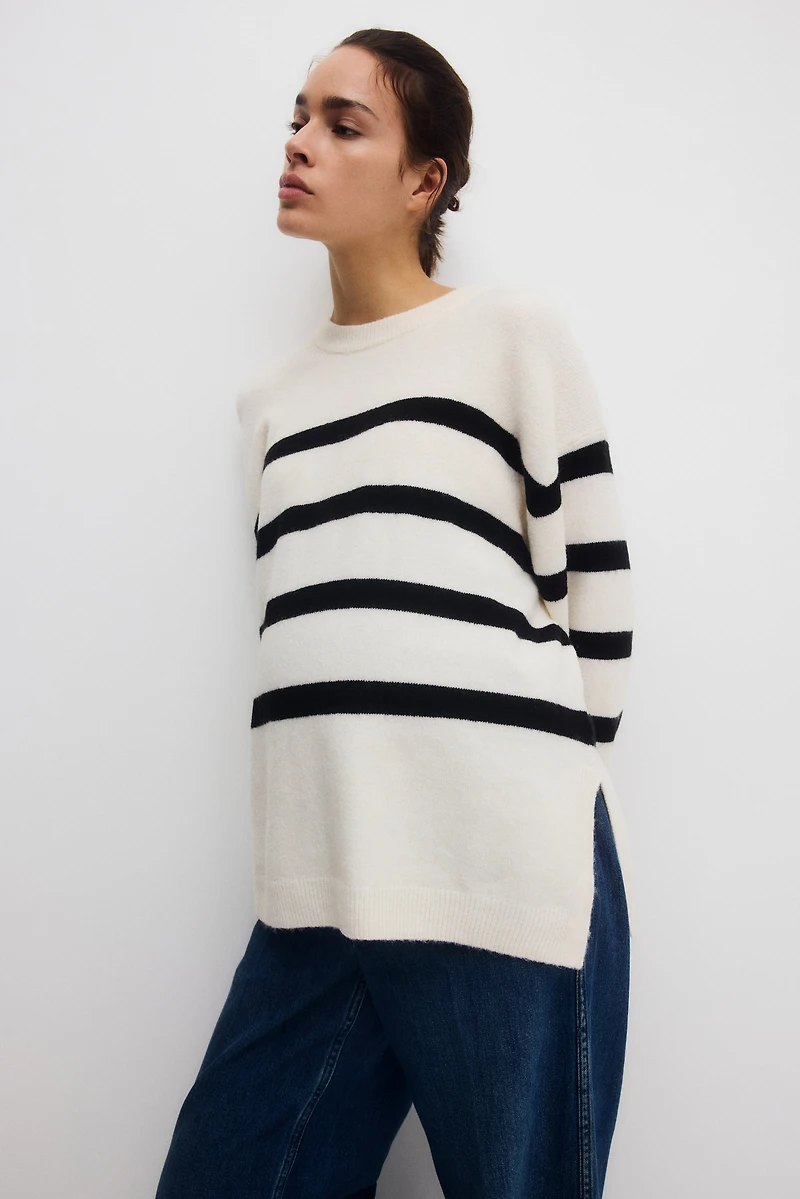 MAMA Slit-Hem Sweater