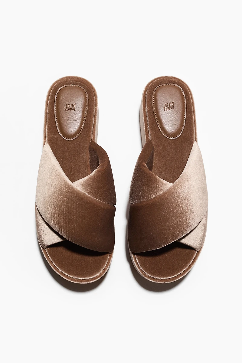 Chunky Flatform Sandals