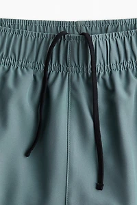 Mid-Length Sports Shorts with DryMove™