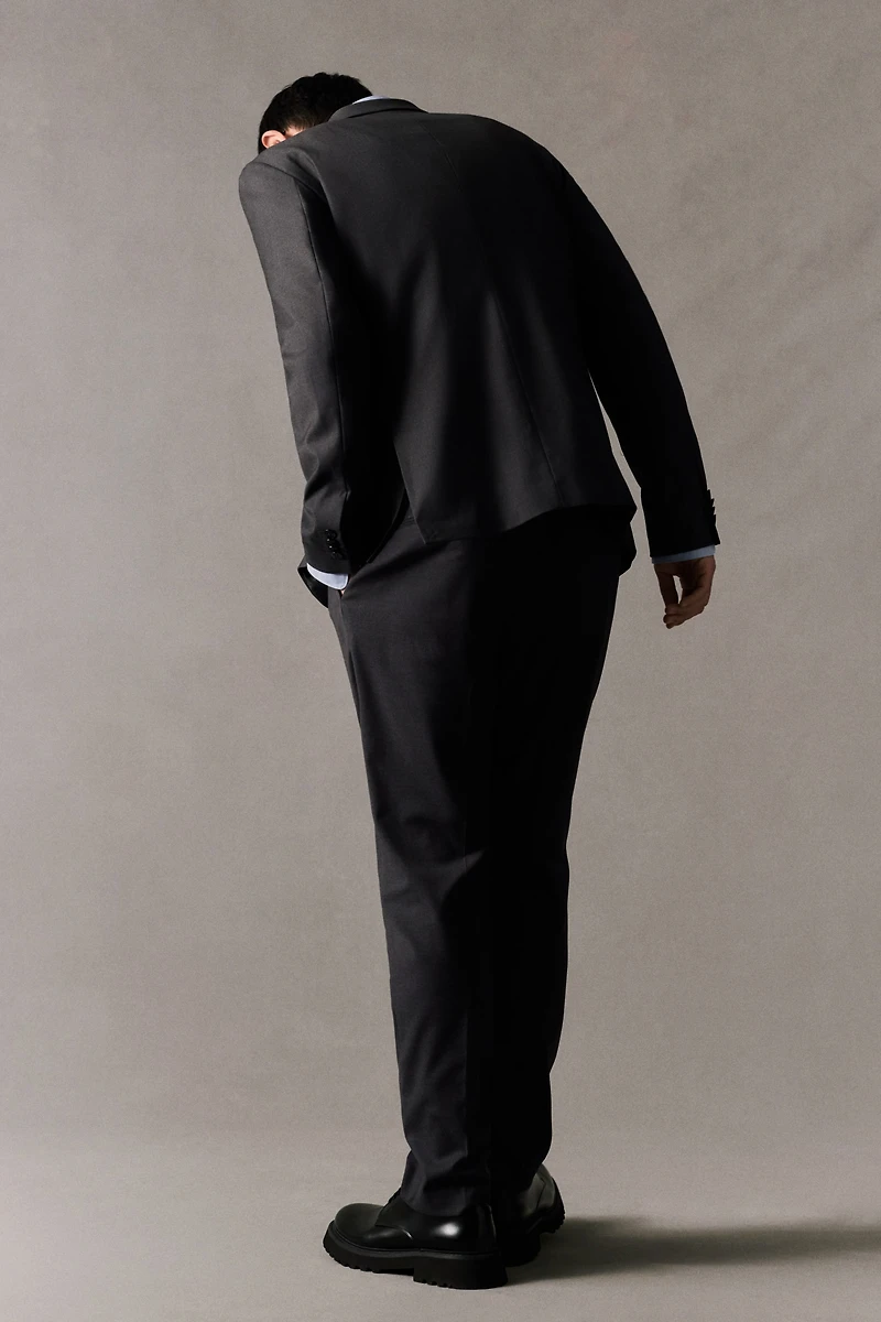 Pantalon d'habit près du corps