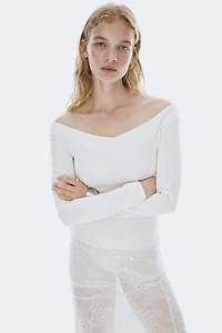 Haut à épaules dénudées