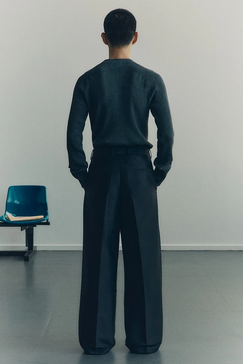 Loose-Fit Tailored Pants