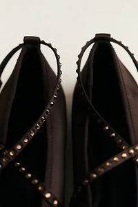 Square-toe ballet flats