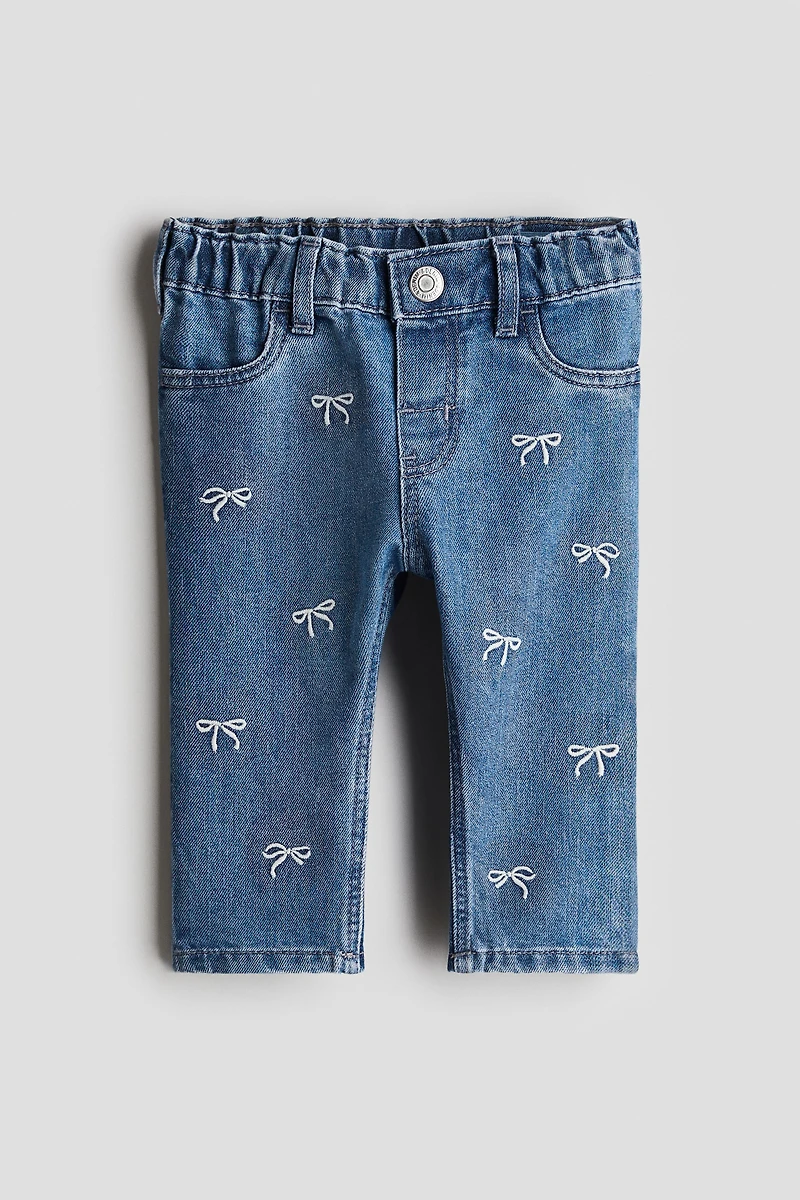 Jean avec détails brodés