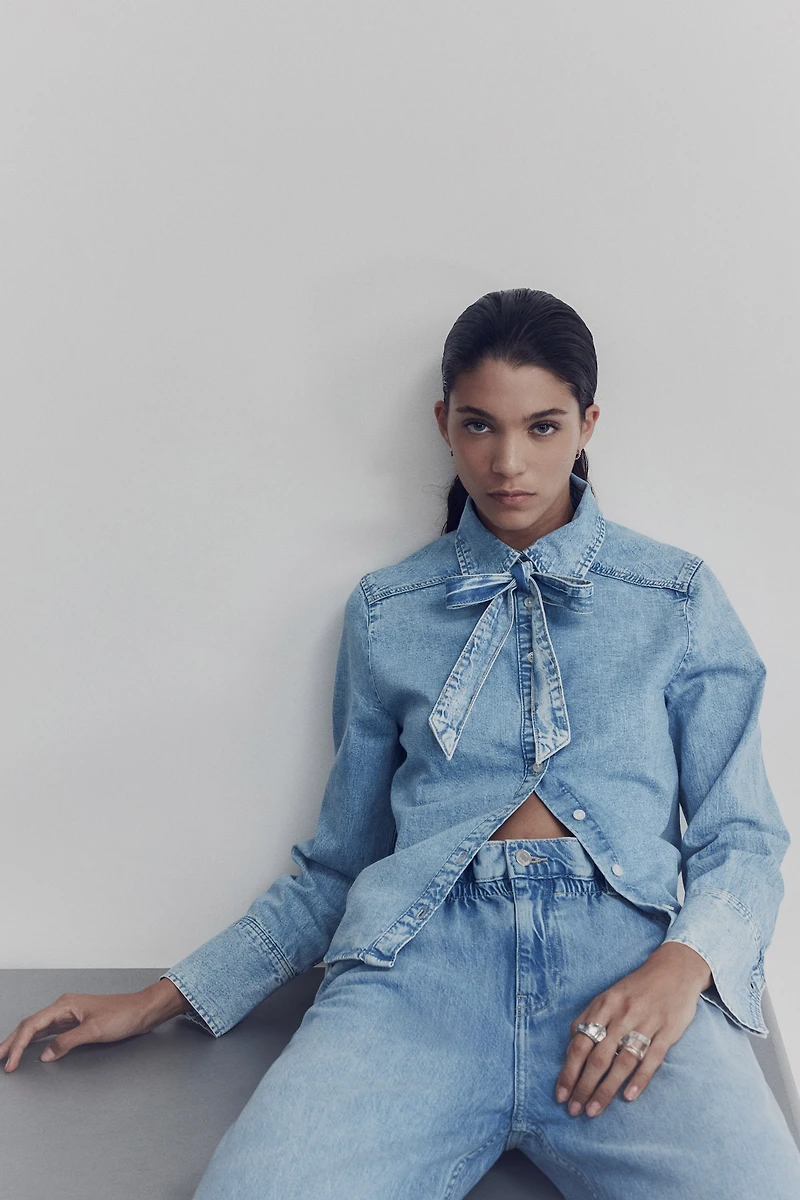 Jean large à ceinture plissée