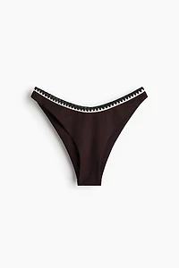 Culotte de bikini audacieuse