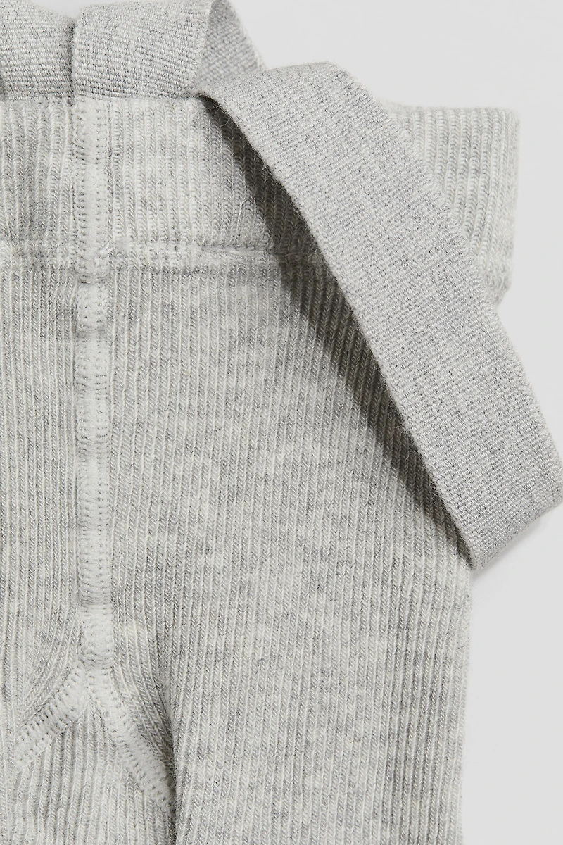 Legging en tricot côtelé avec bretelles