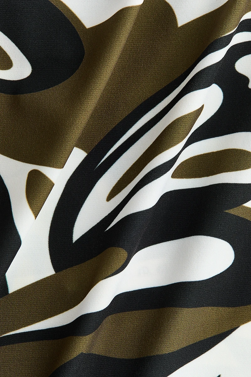 Haut à bretelles fines avec encolure bénitier