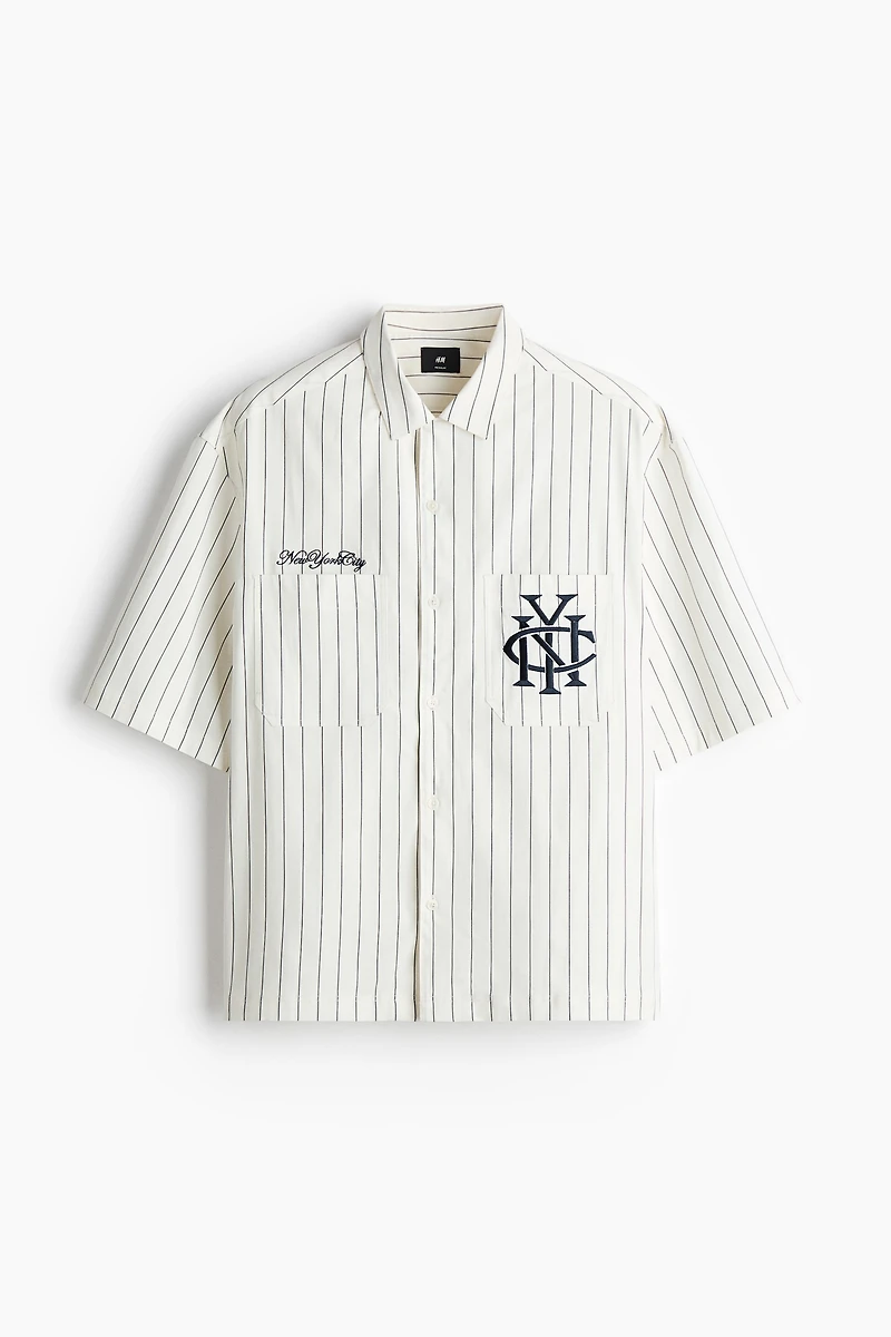 Chemise classique à motif brodé