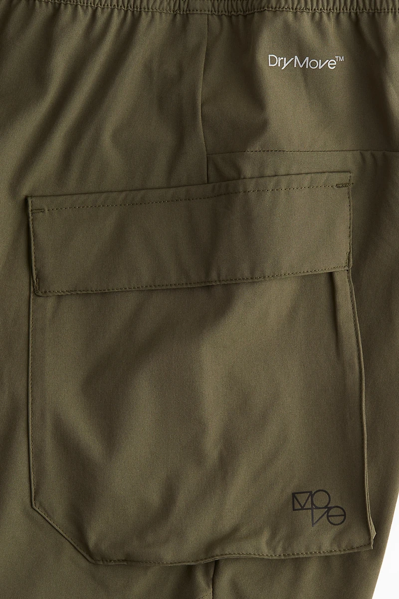 Mid-Length Cargo Sports Shorts with DryMove™