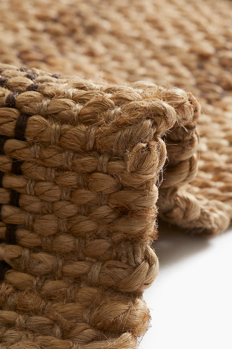 Petit tapis frangé en jute