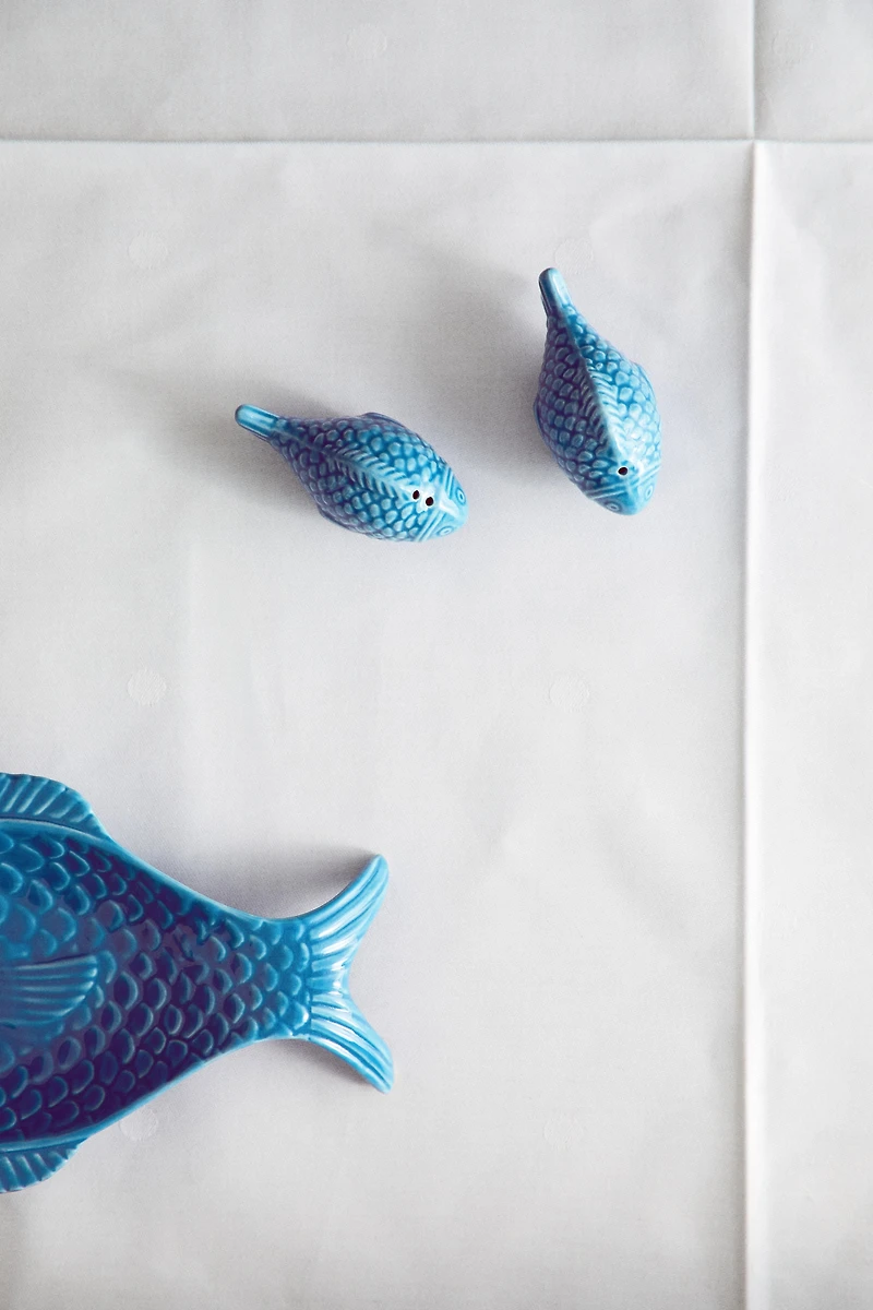 Stoneware Salt and Pepper Set
