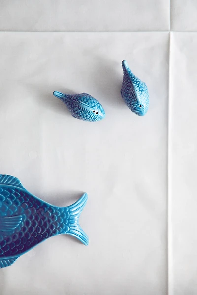 Stoneware Salt and Pepper Set