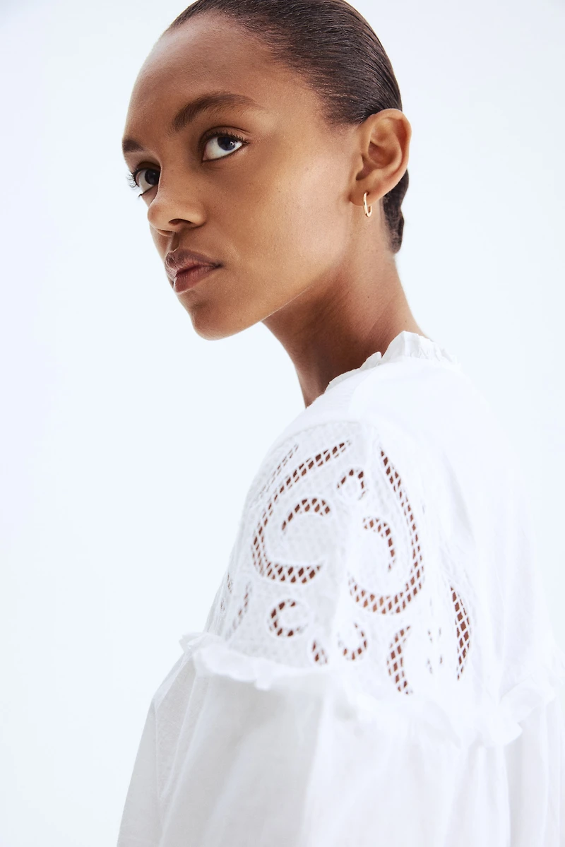 Blouse avec broderie anglaise