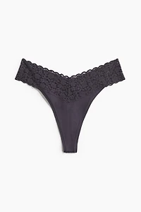 Lot de 10 culottes Thong en dentelle
