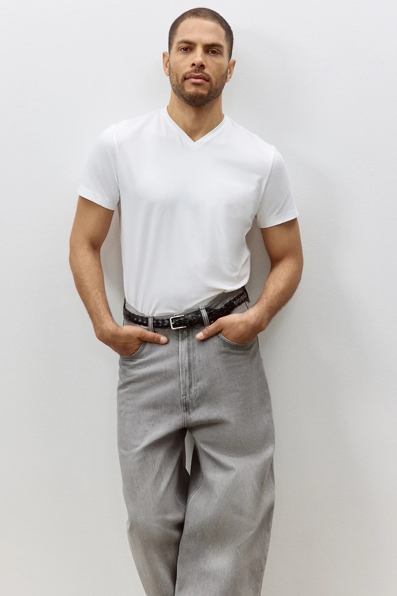 Slim Fit V-neck T-shirt