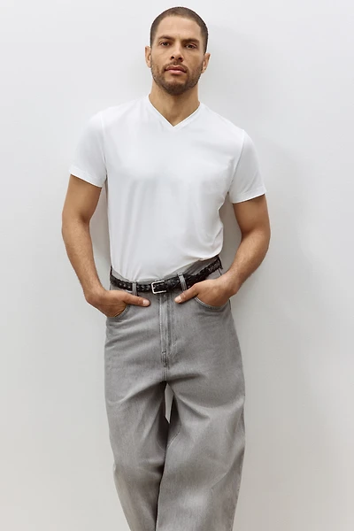 Slim Fit V-neck T-shirt