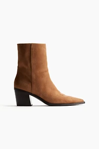 Bottines à bout pointu