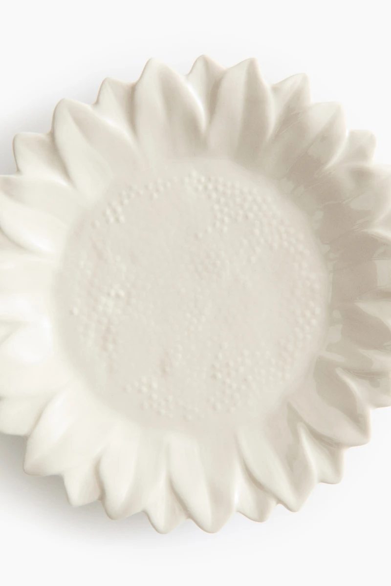 Sunflower-Shaped Medium-Sized Plate