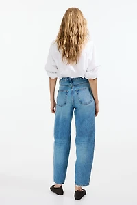 Jean tonneau taille haute à la cheville