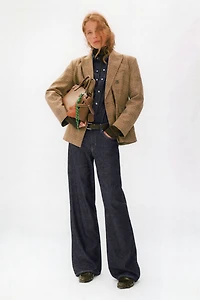 Feather Soft Wide Regular Jeans