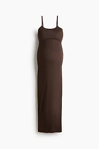 Robe MAMA à fines bretelles en tricot côtelé