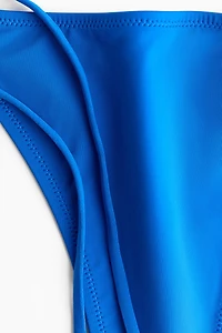 Culotte de bikini string Tanga à nouer