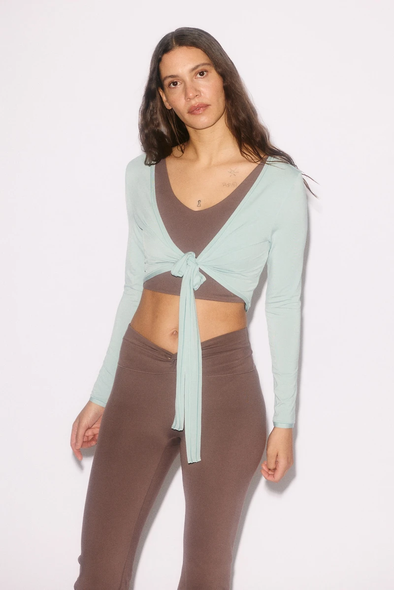 Cropped Long-Sleeved Yoga Top
