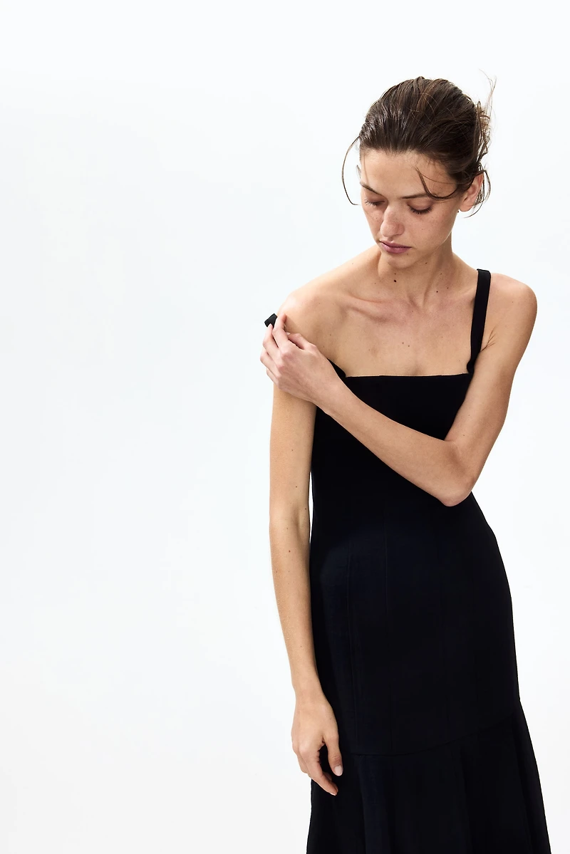 Robe midi avec jupe évasée