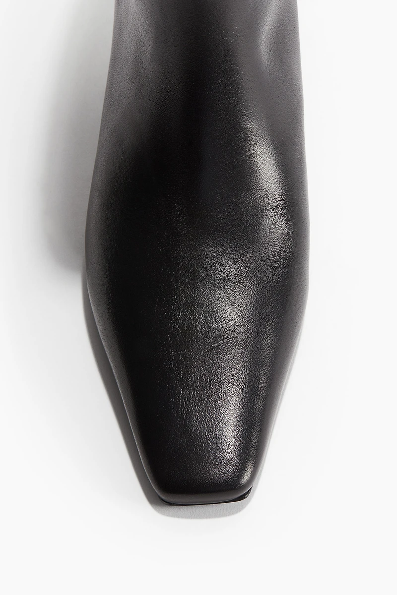 Bottines à talon en cuir