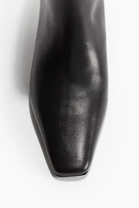 Bottines à talon en cuir