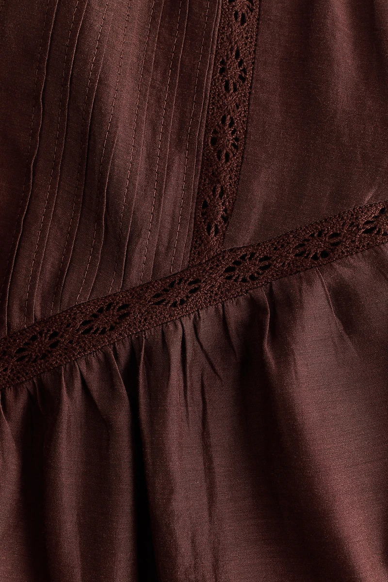 Blouse en viscose mélangée avec dentelle