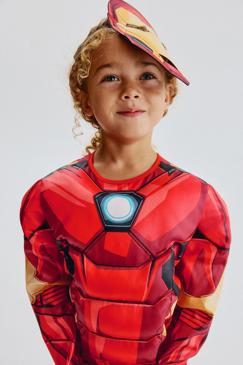 Costume