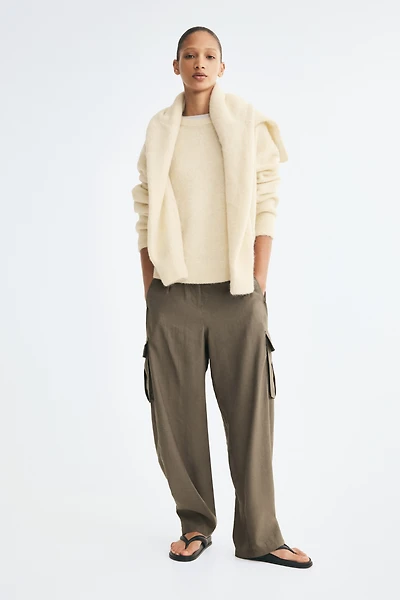 Barrel-Leg Cargo Pants