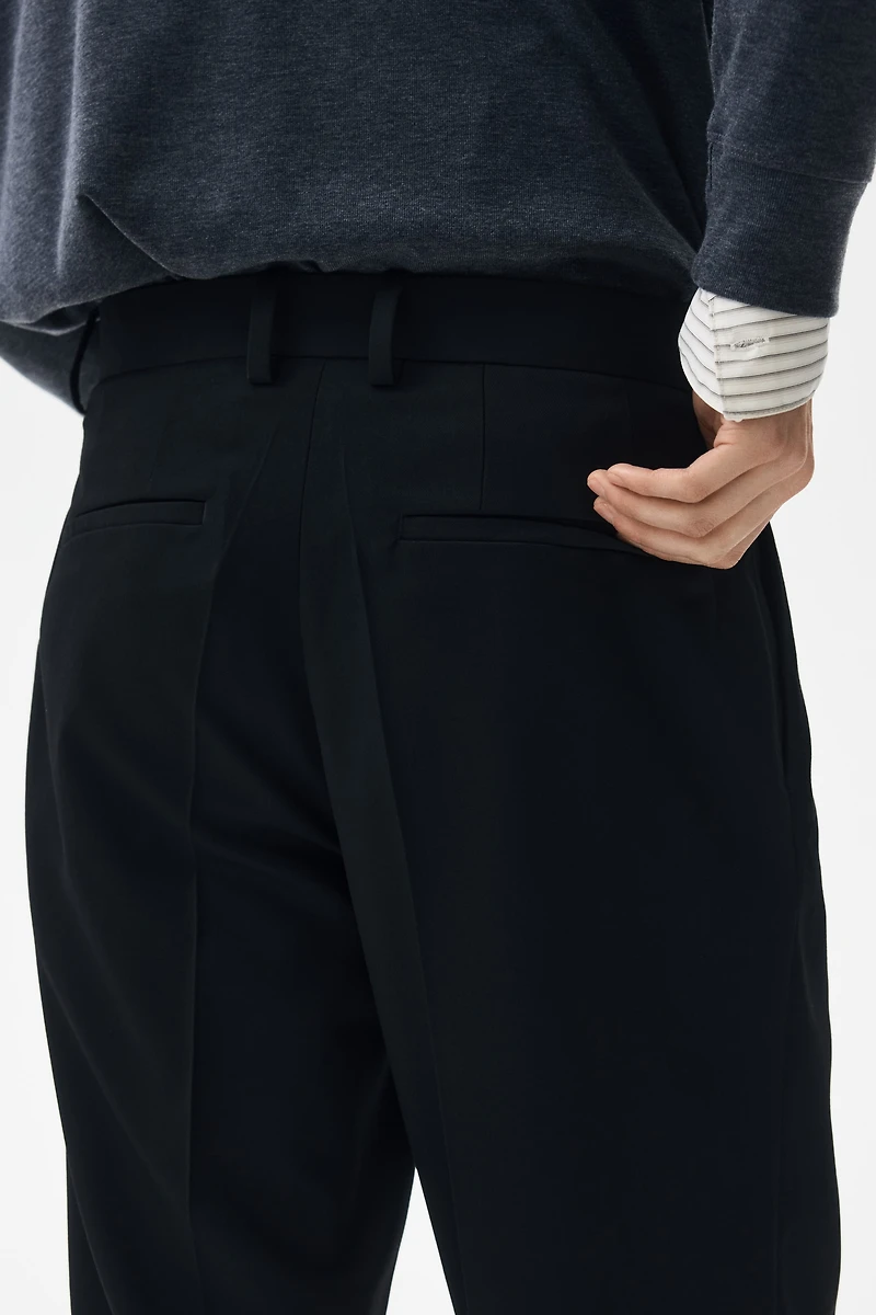 Loose-Fit Tailored Pants