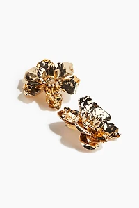 Flower-shaped earrings