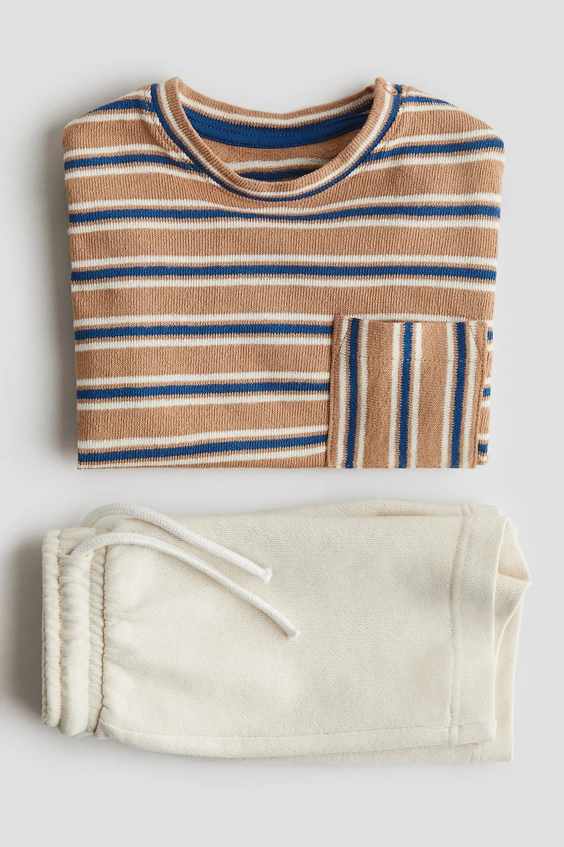 Ensemble 2 pièces avec T-shirt et short