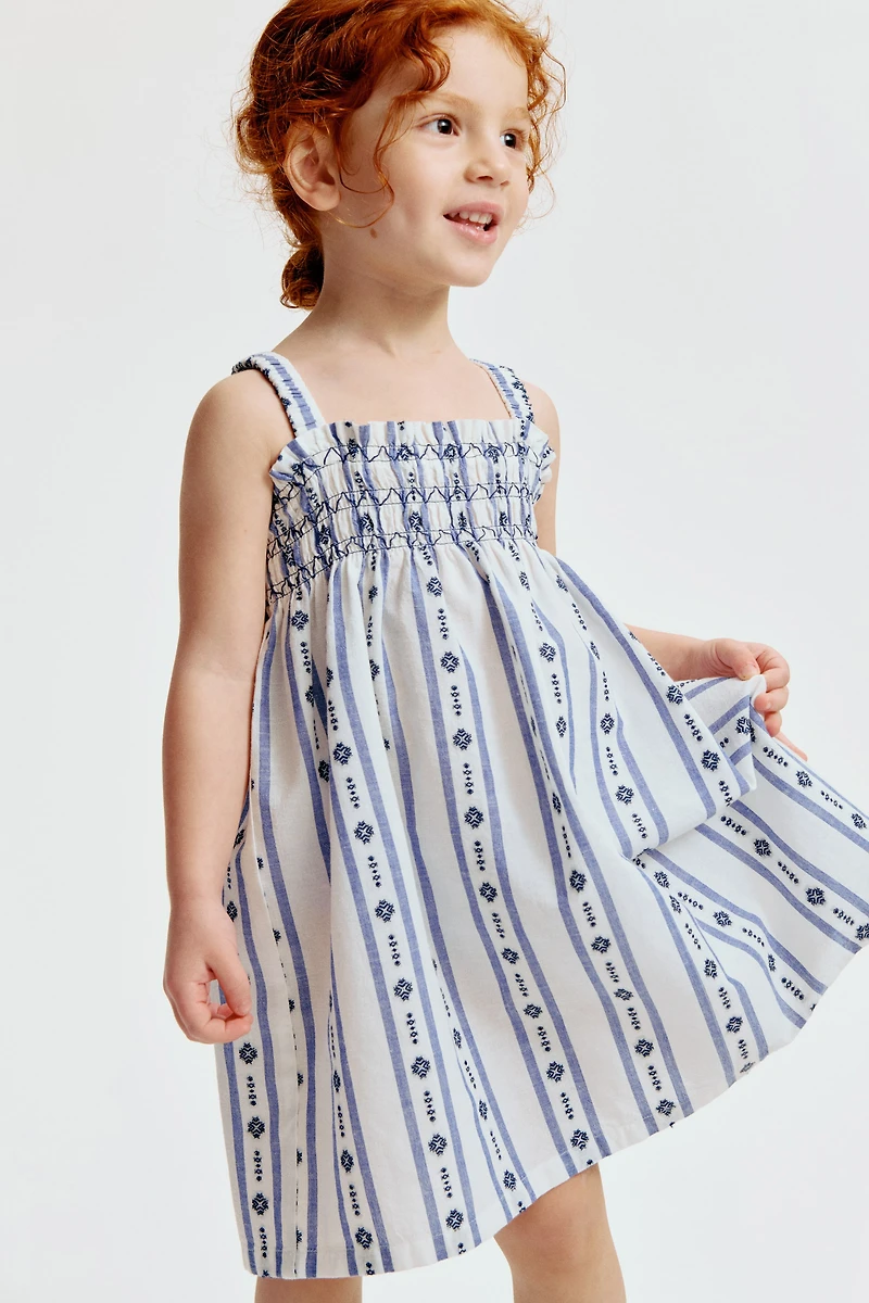 Robe smockée à bretelles fines