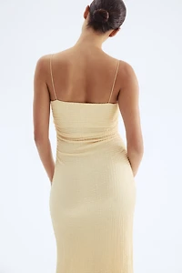 Robe texturée à bretelles fines