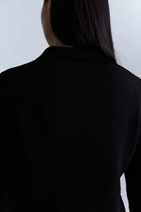 Chandail en tricot fin avec col