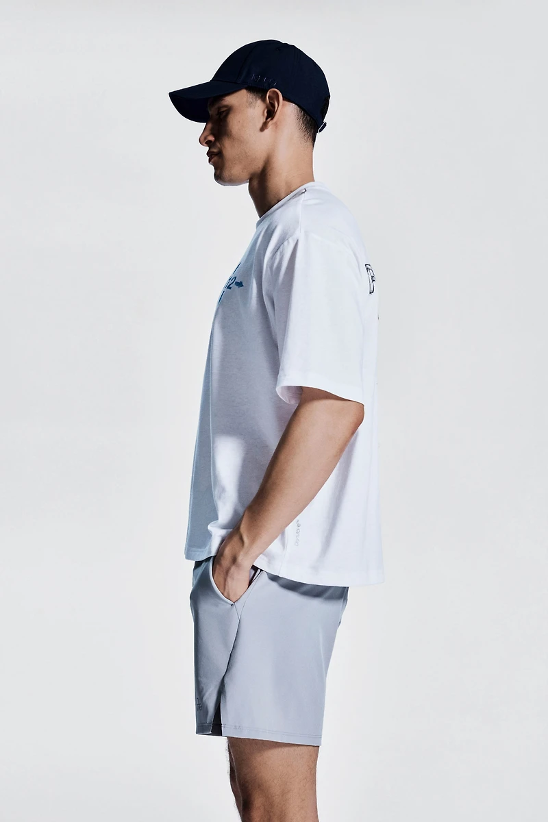 Mid-Length Sports Shorts with DryMove™