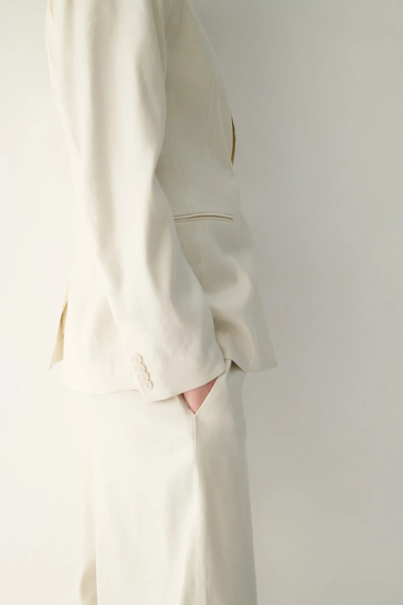 Slim-Fit Linen-Blend Blazer