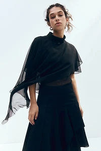 Blouse en mousseline avec détail d'aspect cape
