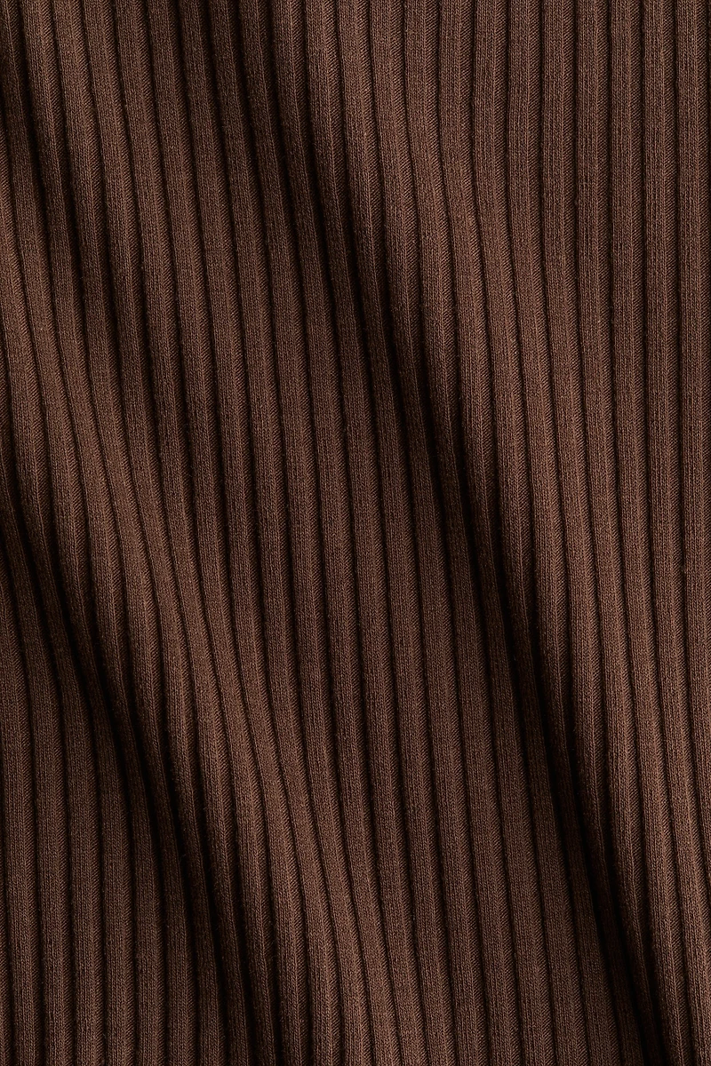 Ribbed Top with Collar